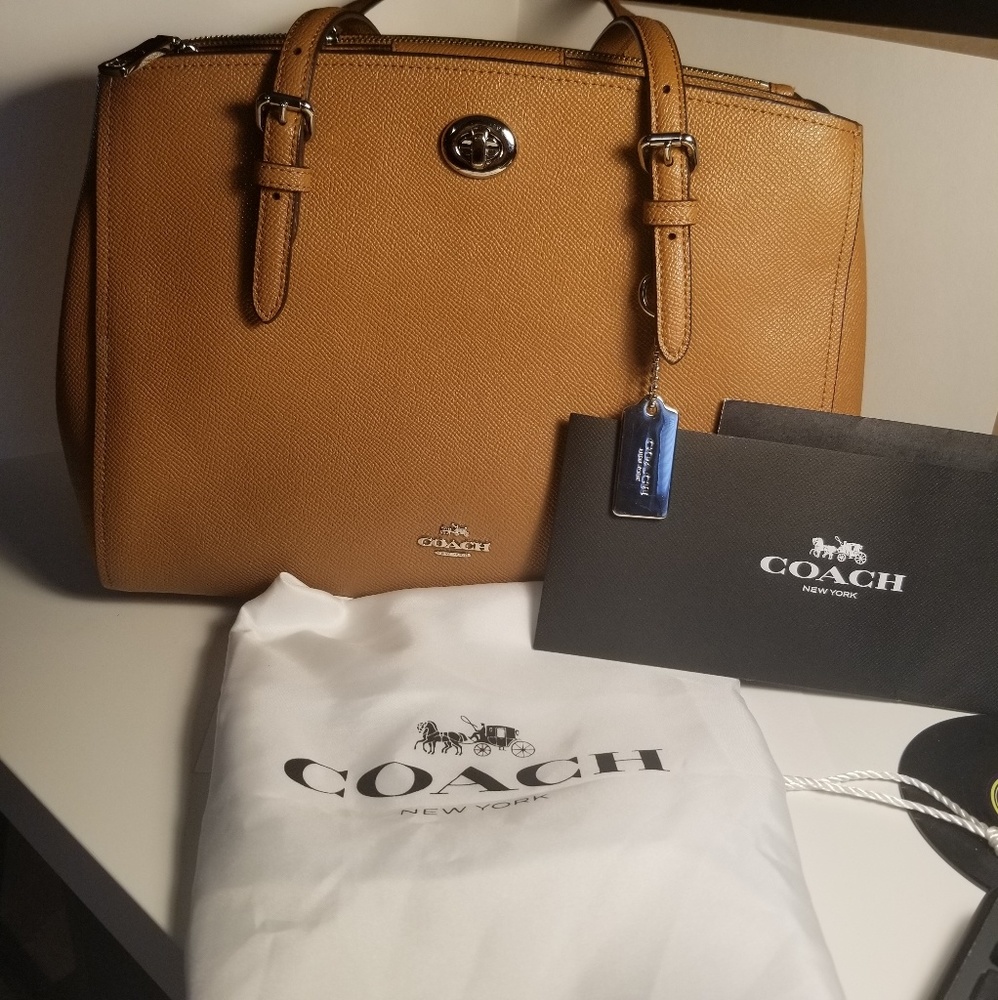  Coach Turnlock  Leather Carryall 29